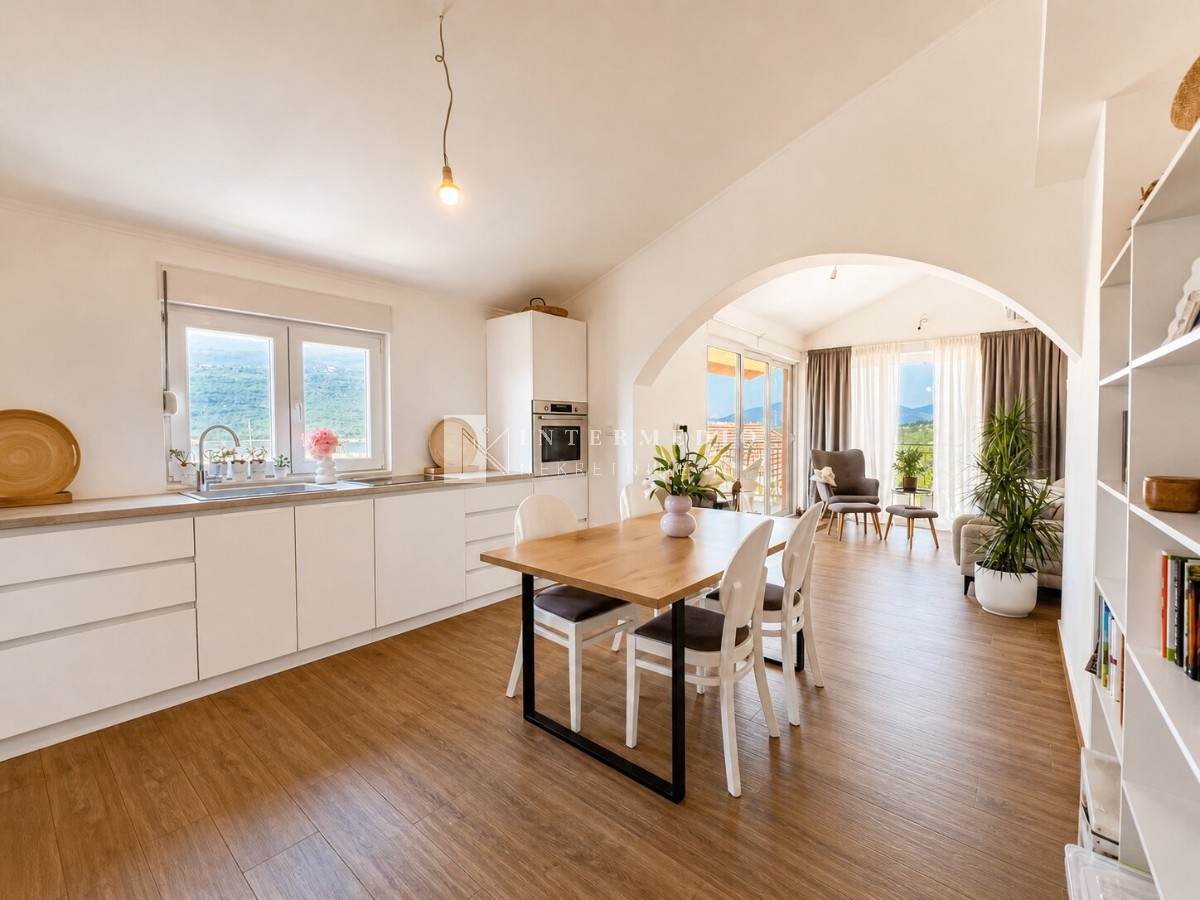 For sale, three bedroom duplex 107m2, Đenovići, Herceg Novi